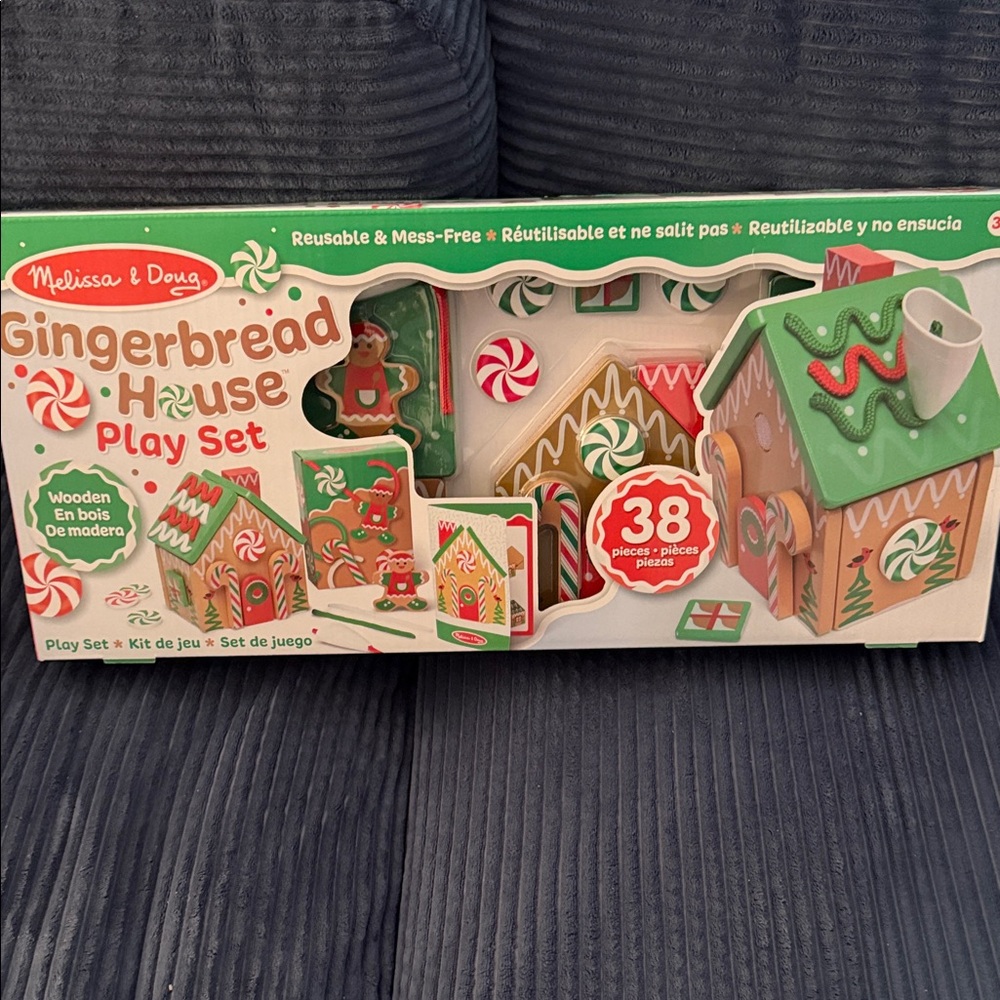 Melissa & Doug Gingerbread House Play Set - Green, Red, and White